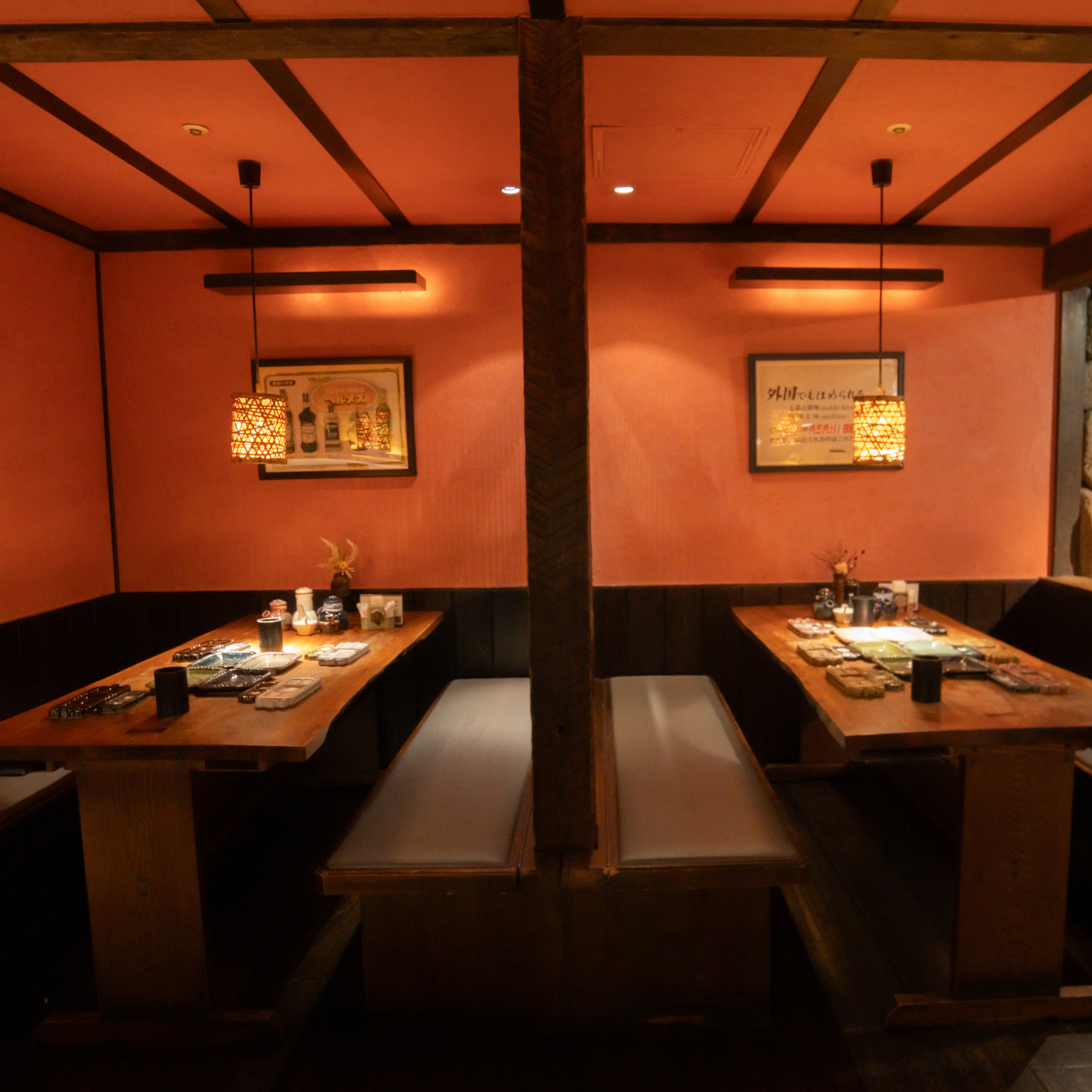 伊勢丹会館店 テーブル席